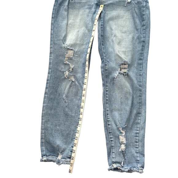 KanCan distressed cropped jeans - Picture 5 of 6